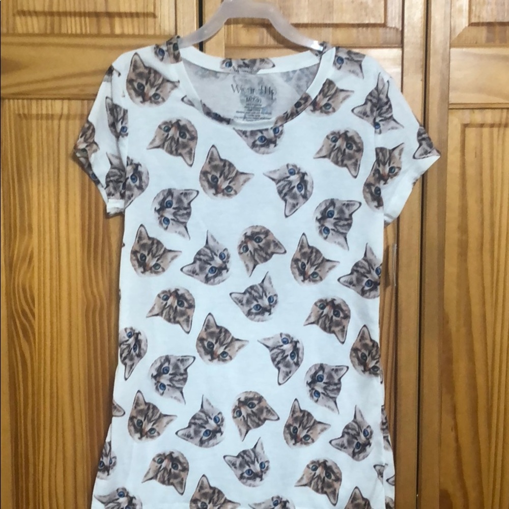 Juniors cat top size M/7-9